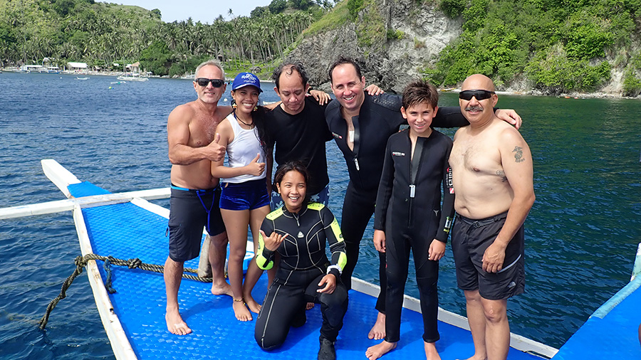 Daisy Diving in Apo Island - Other Divers