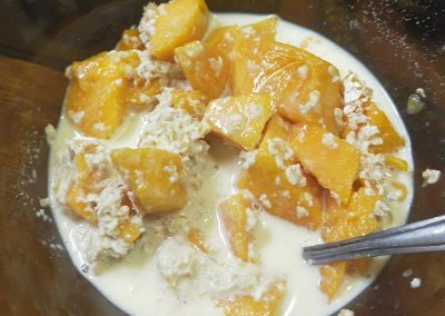 Day 2 Breakfast – oatmeal with milk & ripe mangoes + tea