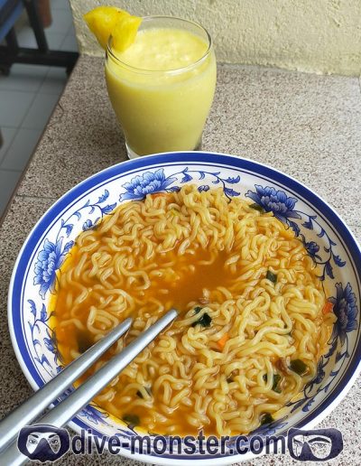 Day 6 Lunch – spicy noodles + pineapple shake