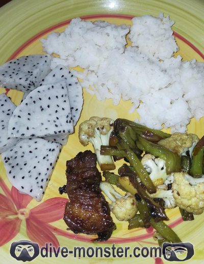 Day 7 Lunch – sautéed string beans & cauliflower with rice + dragon fruit